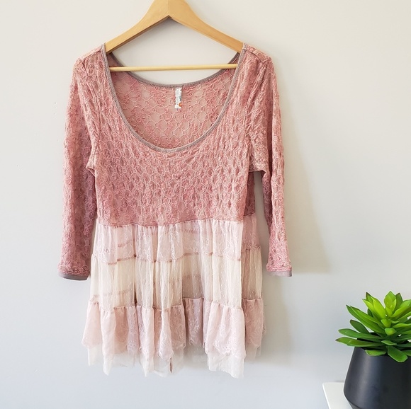 Free People Tops - FREE PEOPLE "Queen Anne" bobo flowy lace top